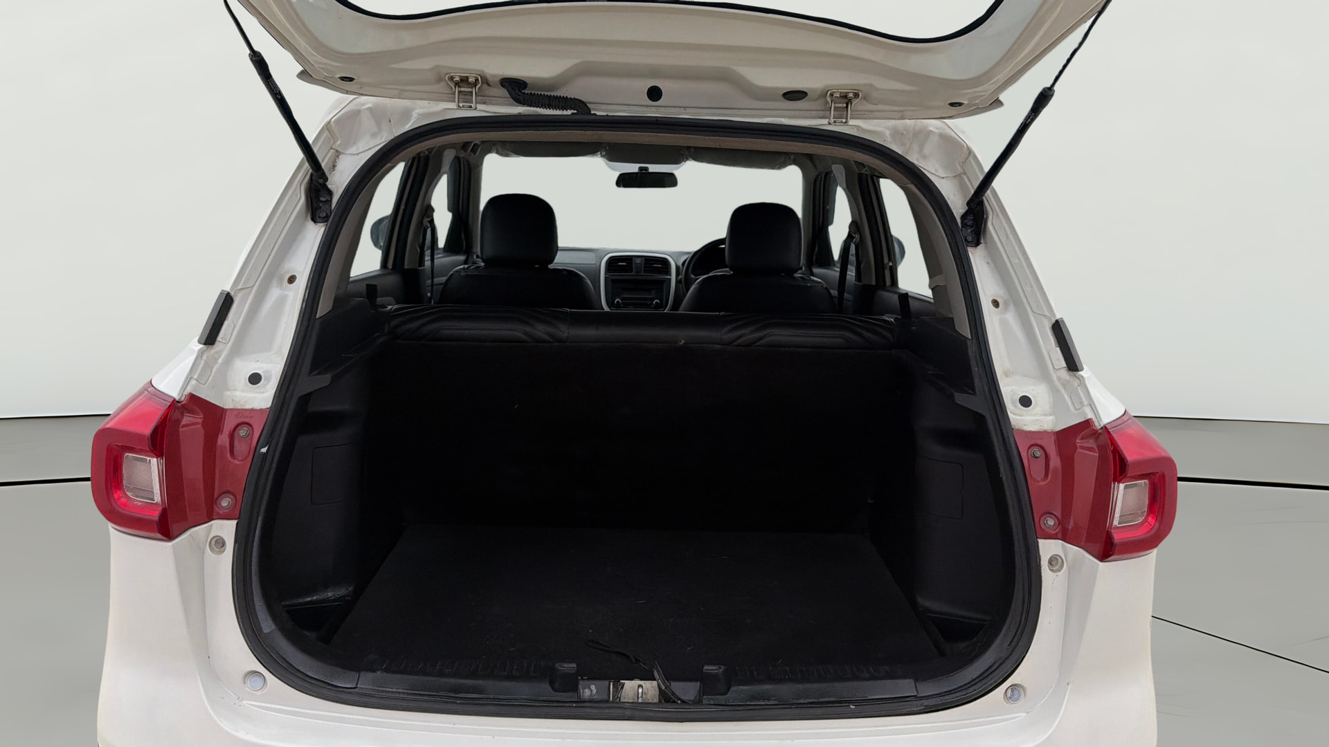 View 2022 Maruti Suzuki 1000 Base Variant Image 36 Used 2022 Maruti Suzuki 1000 Base Variant Image 36