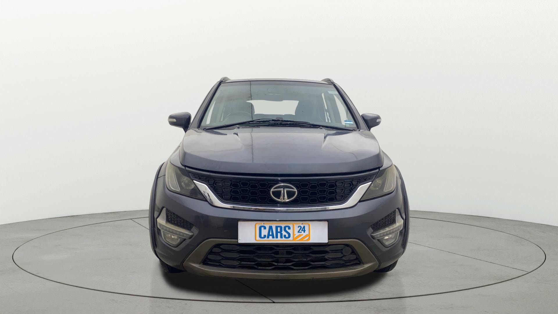 View 2018 Tata Hexa XTA 4X2 Image 1 Used 2018 Tata Hexa XTA 4X2 Image 1