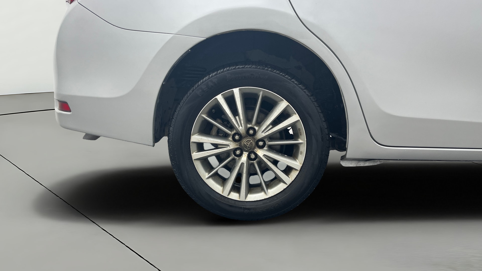 View 2014 Toyota Corolla Altis 1.8 VL AT Image 33 Used 2014 Toyota Corolla Altis 1.8 VL AT Image 33