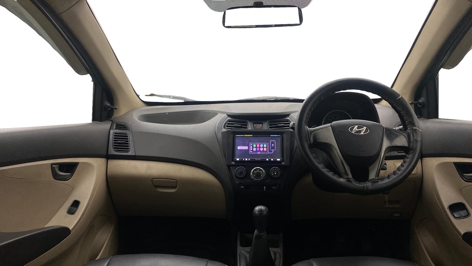 View 2018 Hyundai EON Sportz Image 15 Used 2018 Hyundai EON Sportz Image 15