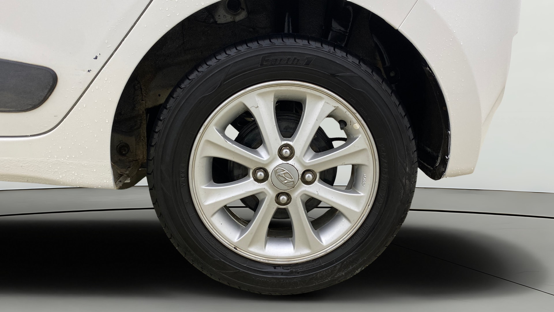 View 2015 Hyundai Grand i10 Asta AT 1.2 Kappa VTVT Image 11 Used 2015 Hyundai Grand i10 Asta AT 1.2 Kappa VTVT Image 11