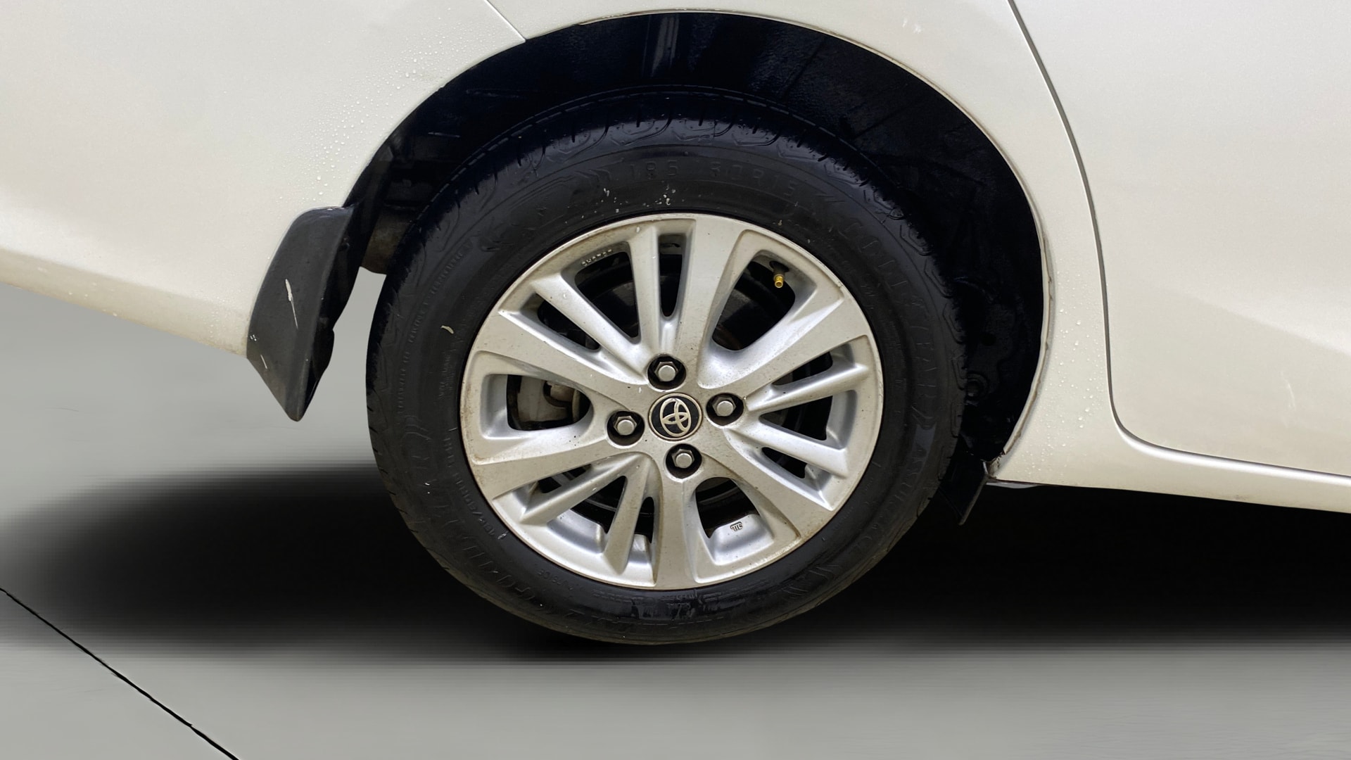 View 2019 Toyota Yaris V CVT Image 33 Used 2019 Toyota Yaris V CVT Image 33