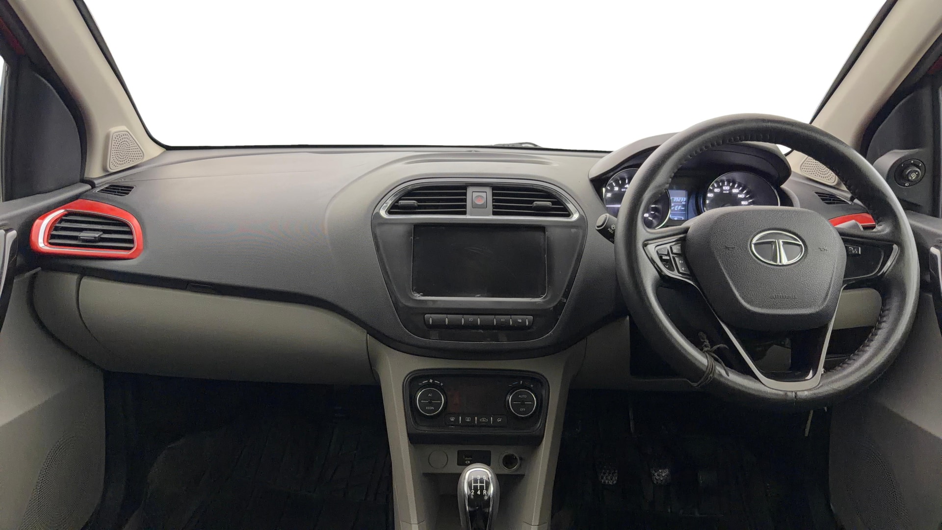 View 2019 Tata Tiago Revotorq XB Image 15 Used 2019 Tata Tiago Revotorq XB Image 15