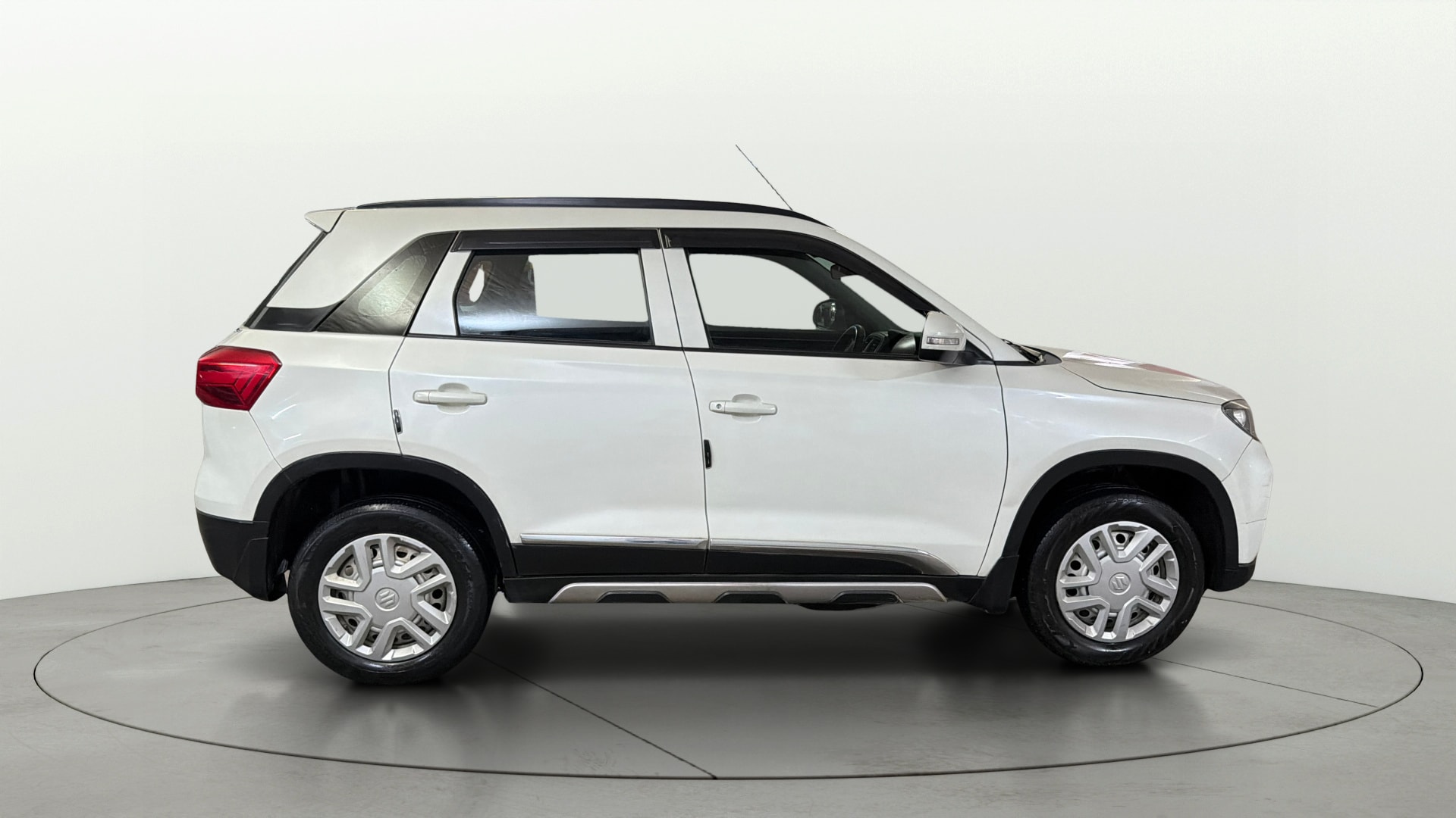 View 2022 Maruti Suzuki 1000 Base Variant Image 8 Used 2022 Maruti Suzuki 1000 Base Variant Image 8
