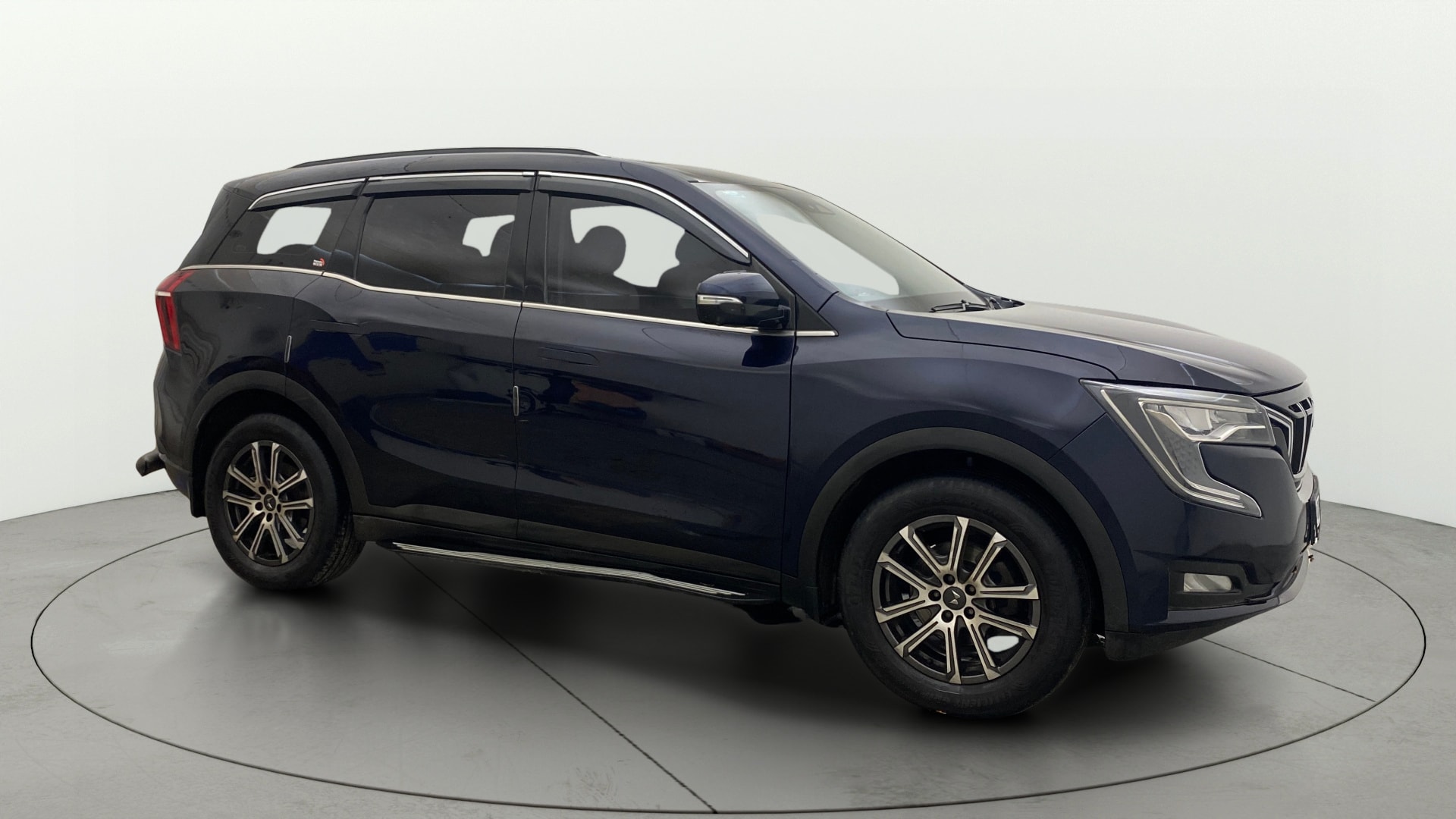 View 2023 Mahindra XUV700 MX Petrol 5 STR Image 24 Used 2023 Mahindra XUV700 MX Petrol 5 STR Image 24