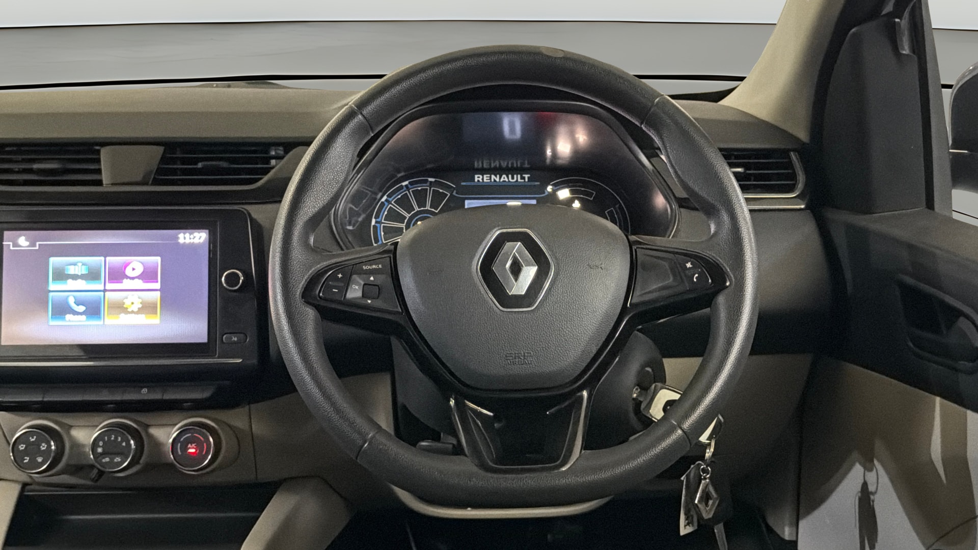 View 2021 Renault Triber RXT Image 21 Used 2021 Renault Triber RXT Image 21