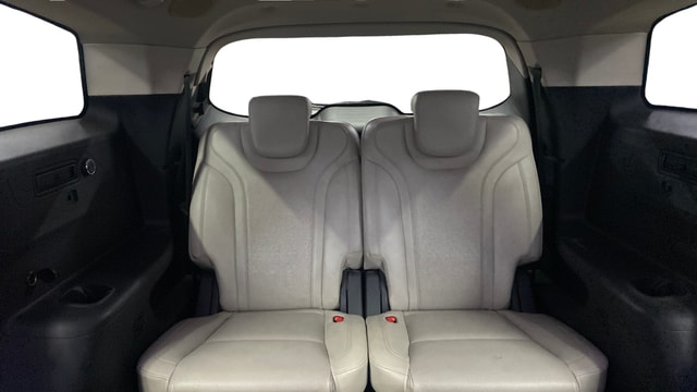 View Mahindra XUV700 Image 10 Used Mahindra XUV700 Image 10