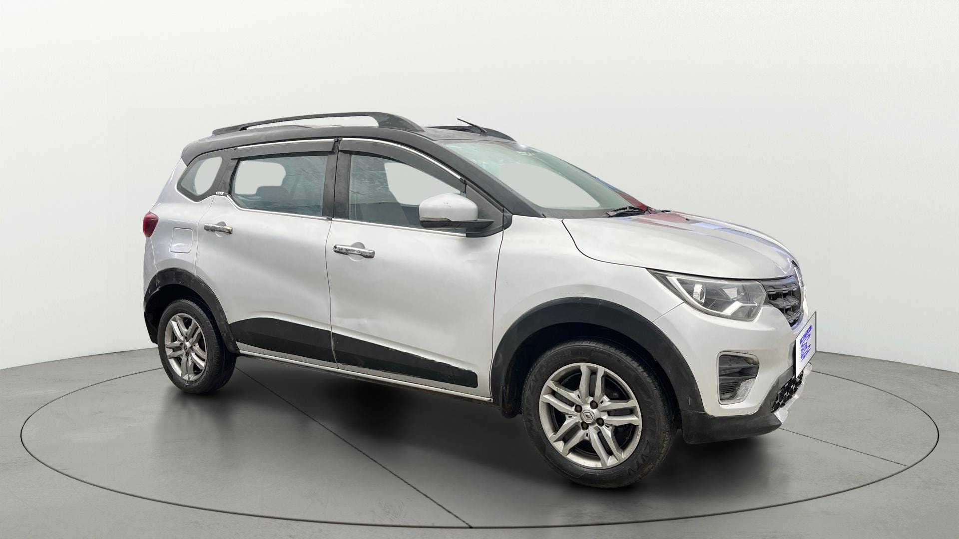 View 2021 Renault Triber RXZ AMT Image 22 Used 2021 Renault Triber RXZ AMT Image 22