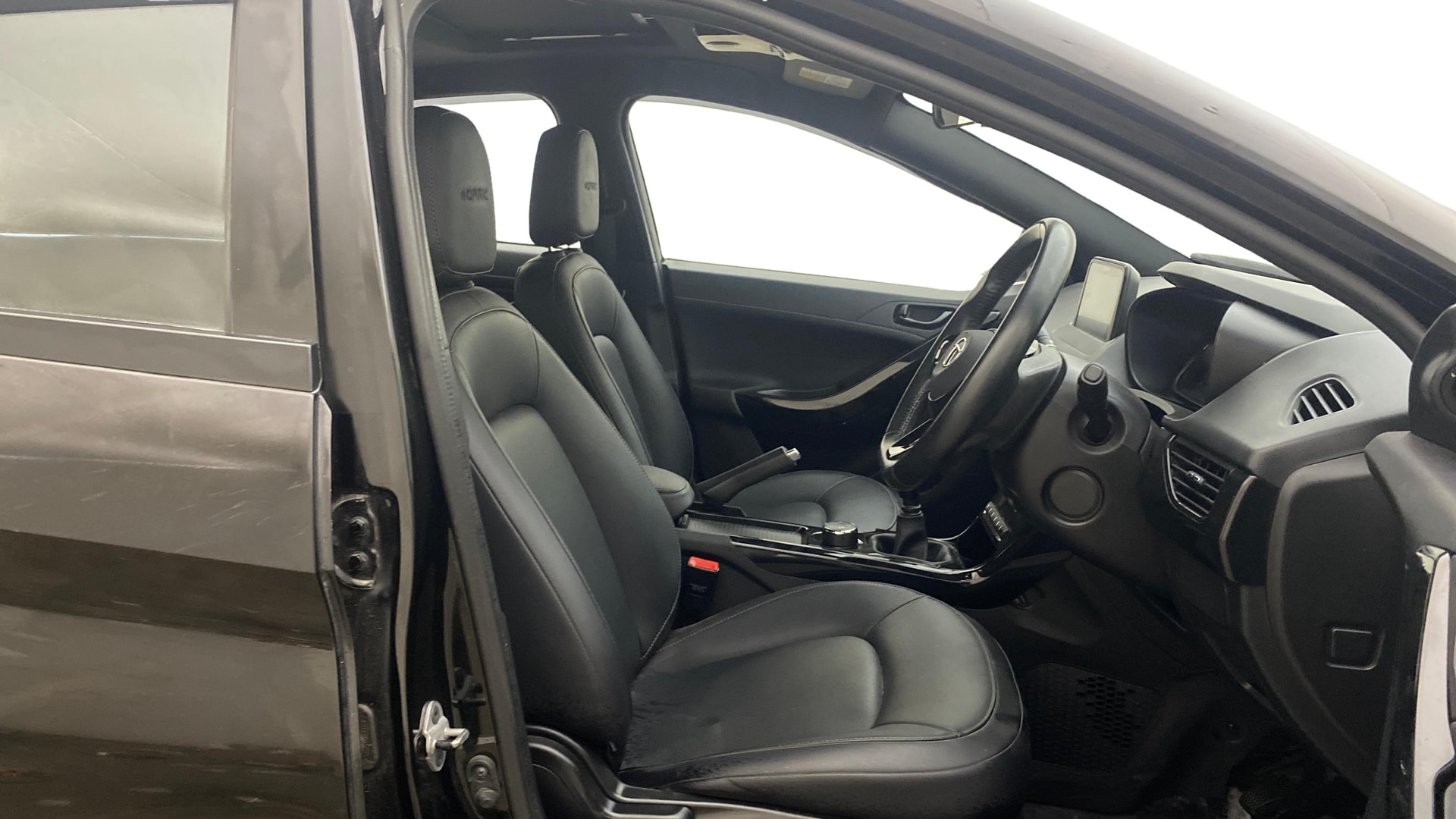 View 2023 Tata Nexon Revotron XE Image 18 Used 2023 Tata Nexon Revotron XE Image 18