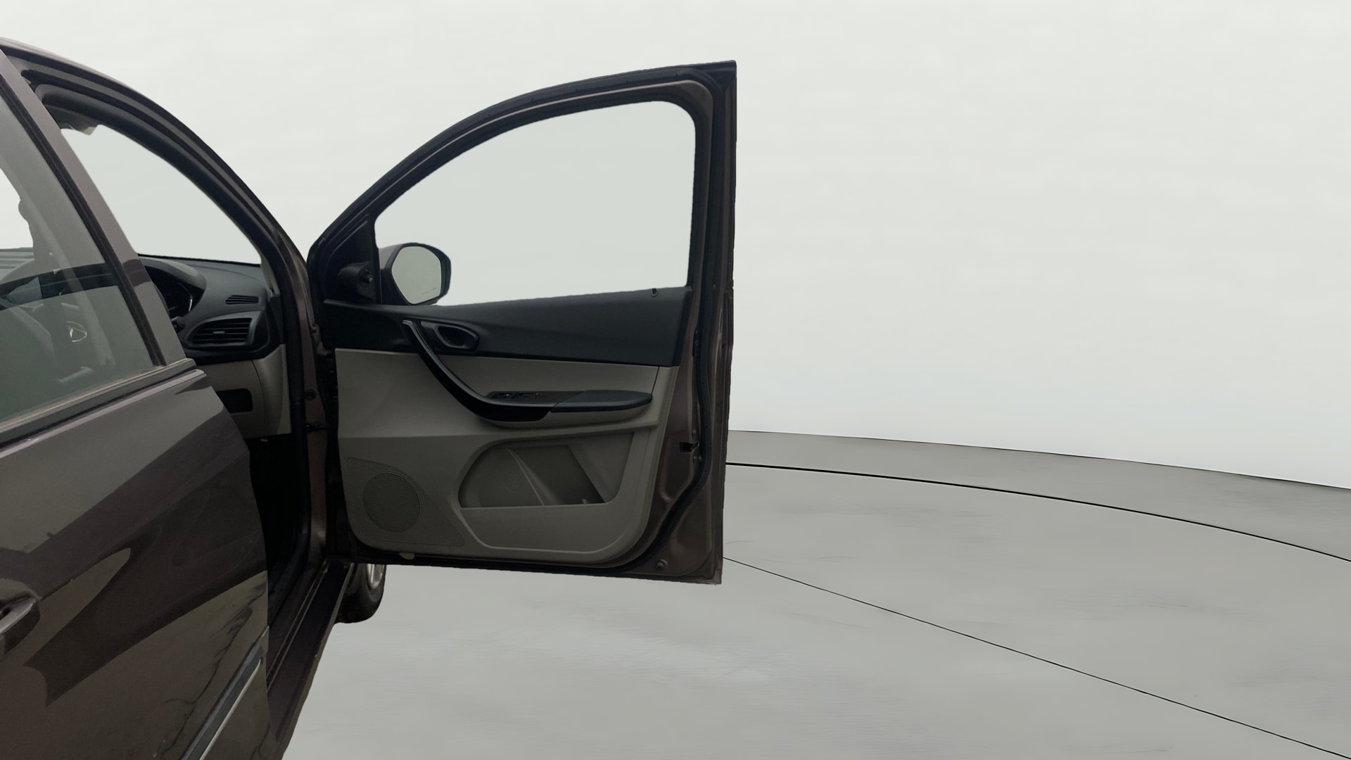 View 2020 Tata Tiago Revotorq XB Image 43 Used 2020 Tata Tiago Revotorq XB Image 43
