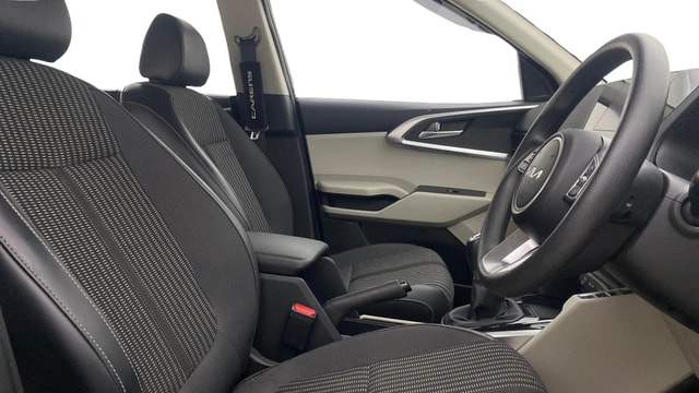 View Kia Carens Image 19 Used Kia Carens Image 19