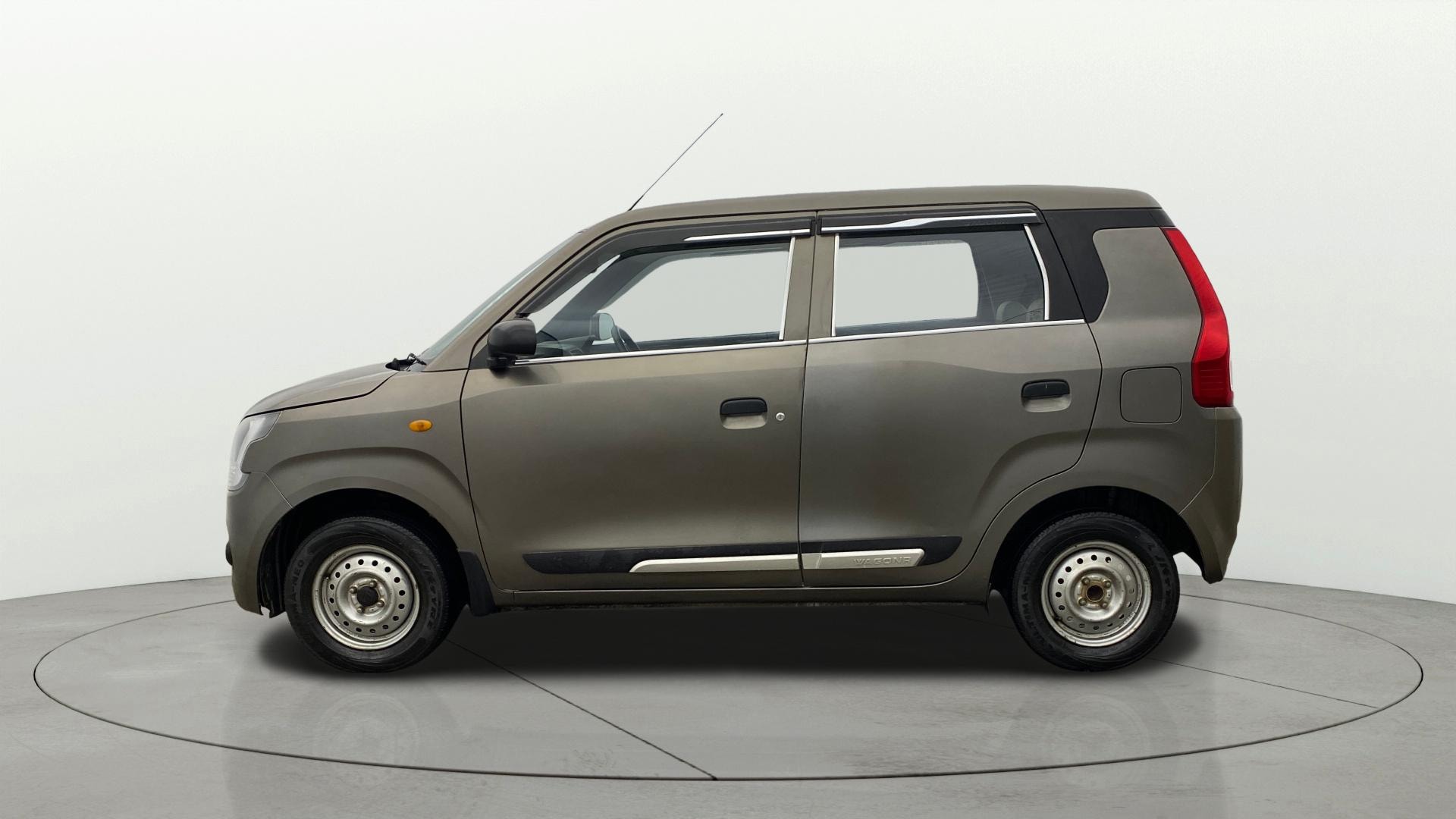 View 2020 Maruti Suzuki 1000 Base Variant Image 5 Used 2020 Maruti Suzuki 1000 Base Variant Image 5