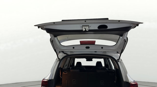 View Kia Carens Image 17 Used Kia Carens Image 17