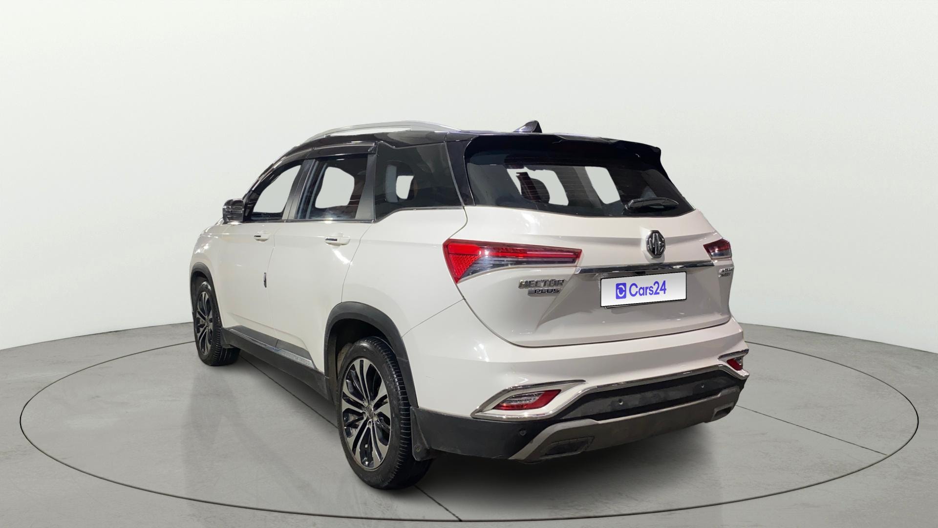 View 2021 MG Hector Plus Sharp Turbo 6 Seater Diesel Image 2 Used 2021 MG Hector Plus Sharp Turbo 6 Seater Diesel Image 2