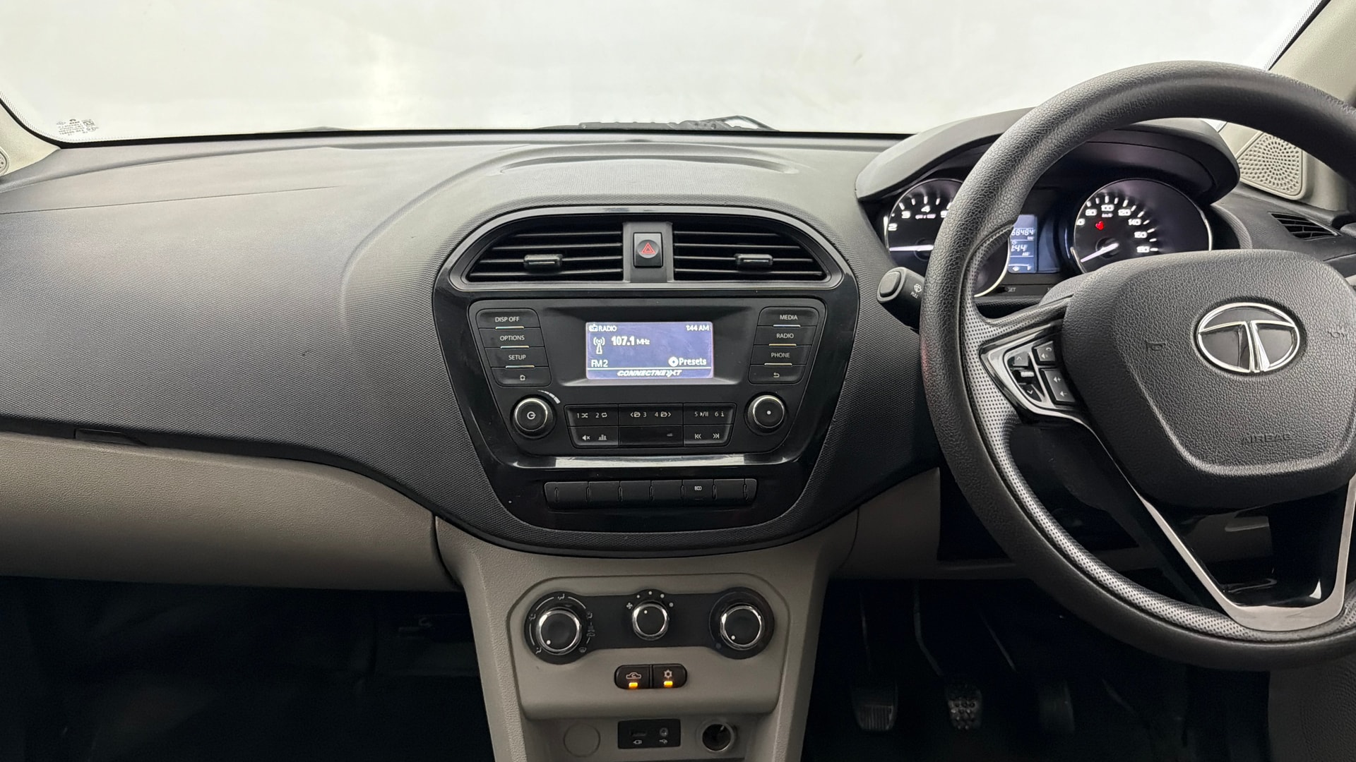 View 2019 Tata Tiago Revotorq XB Image 17 Used 2019 Tata Tiago Revotorq XB Image 17