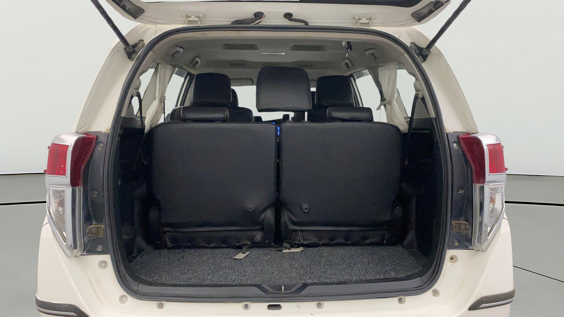 View 2020 Toyota Innova Crysta 2.8 ZX AT 7-Seater Image 43 Used 2020 Toyota Innova Crysta 2.8 ZX AT 7-Seater Image 43