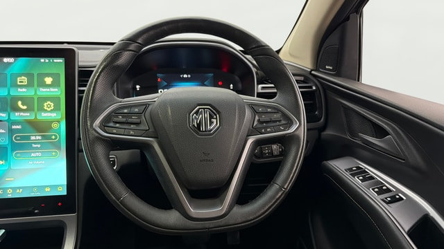 View MG Hector Plus Image 22 Used MG Hector Plus Image 22