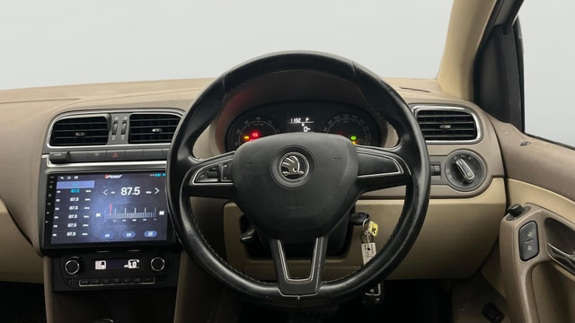 View Skoda Rapid Image 21 Used Skoda Rapid Image 21