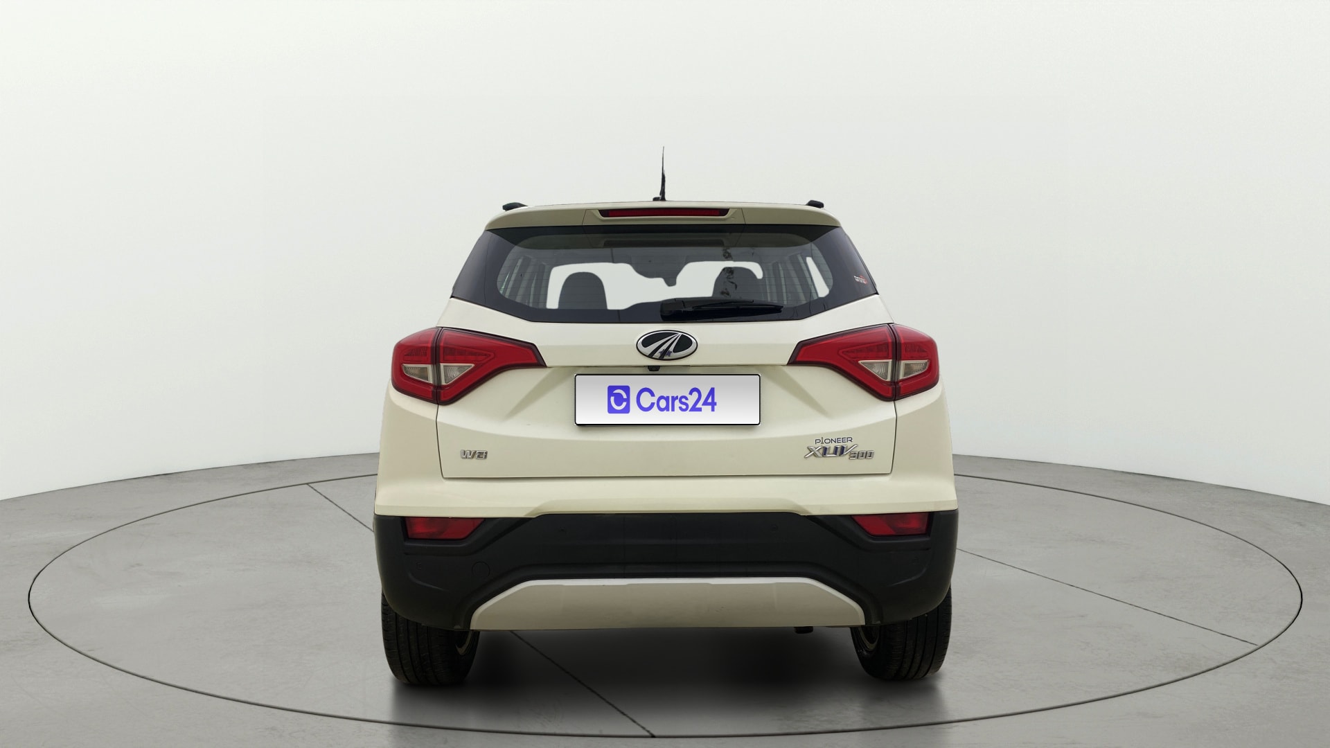 View 2020 Mahindra XUV300 W4 Petrol BS IV Image 43 Used 2020 Mahindra XUV300 W4 Petrol BS IV Image 43
