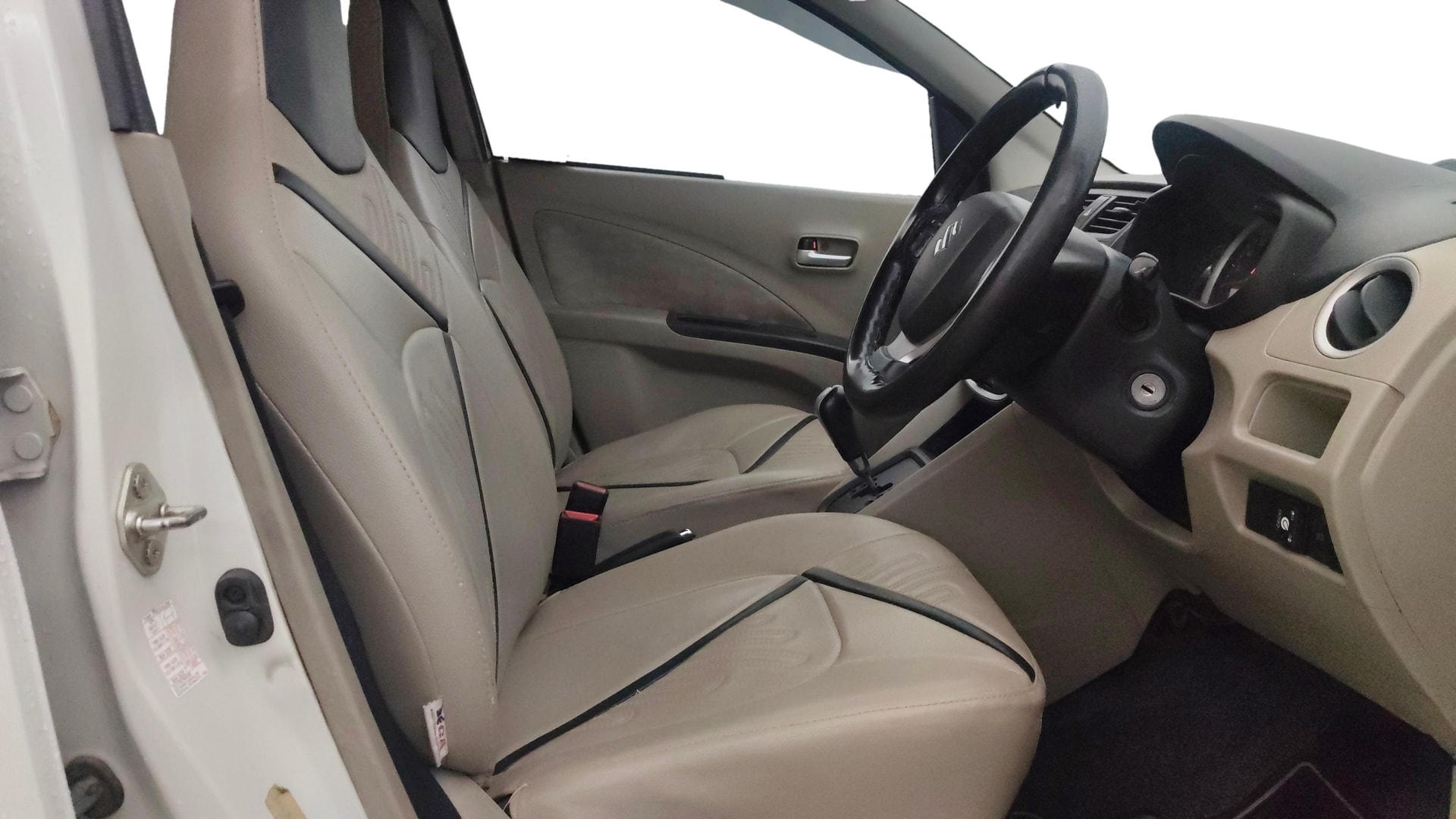 View 2017 Maruti Suzuki 1000 Base Variant Image 25 Used 2017 Maruti Suzuki 1000 Base Variant Image 25