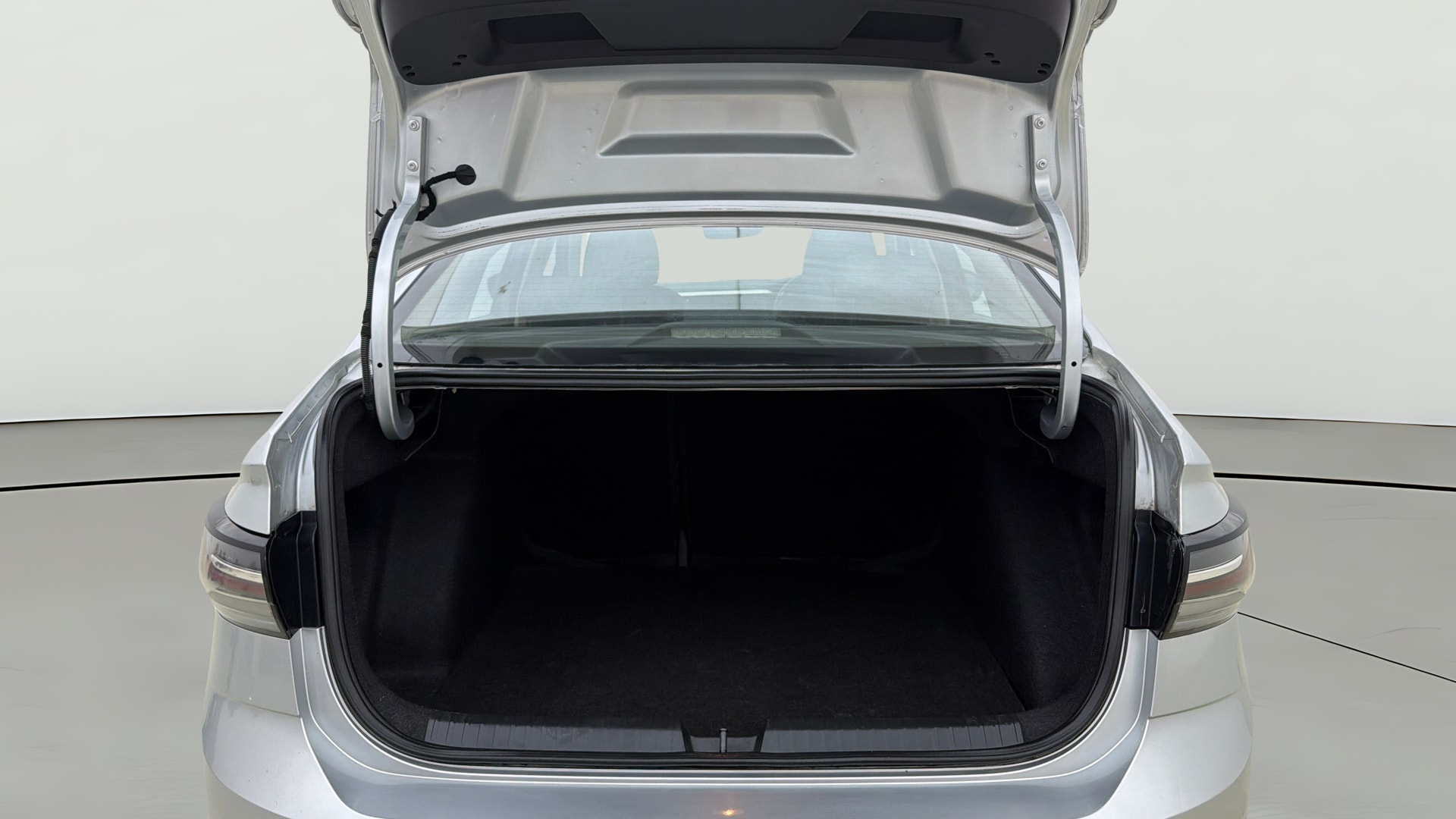 View 2022 Volkswagen Virtus Topline 1.0 TSI MT Image 41 Used 2022 Volkswagen Virtus Topline 1.0 TSI MT Image 41