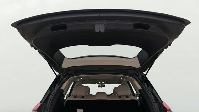 View Mahindra XUV700 Image 31 Used Mahindra XUV700 Image 31