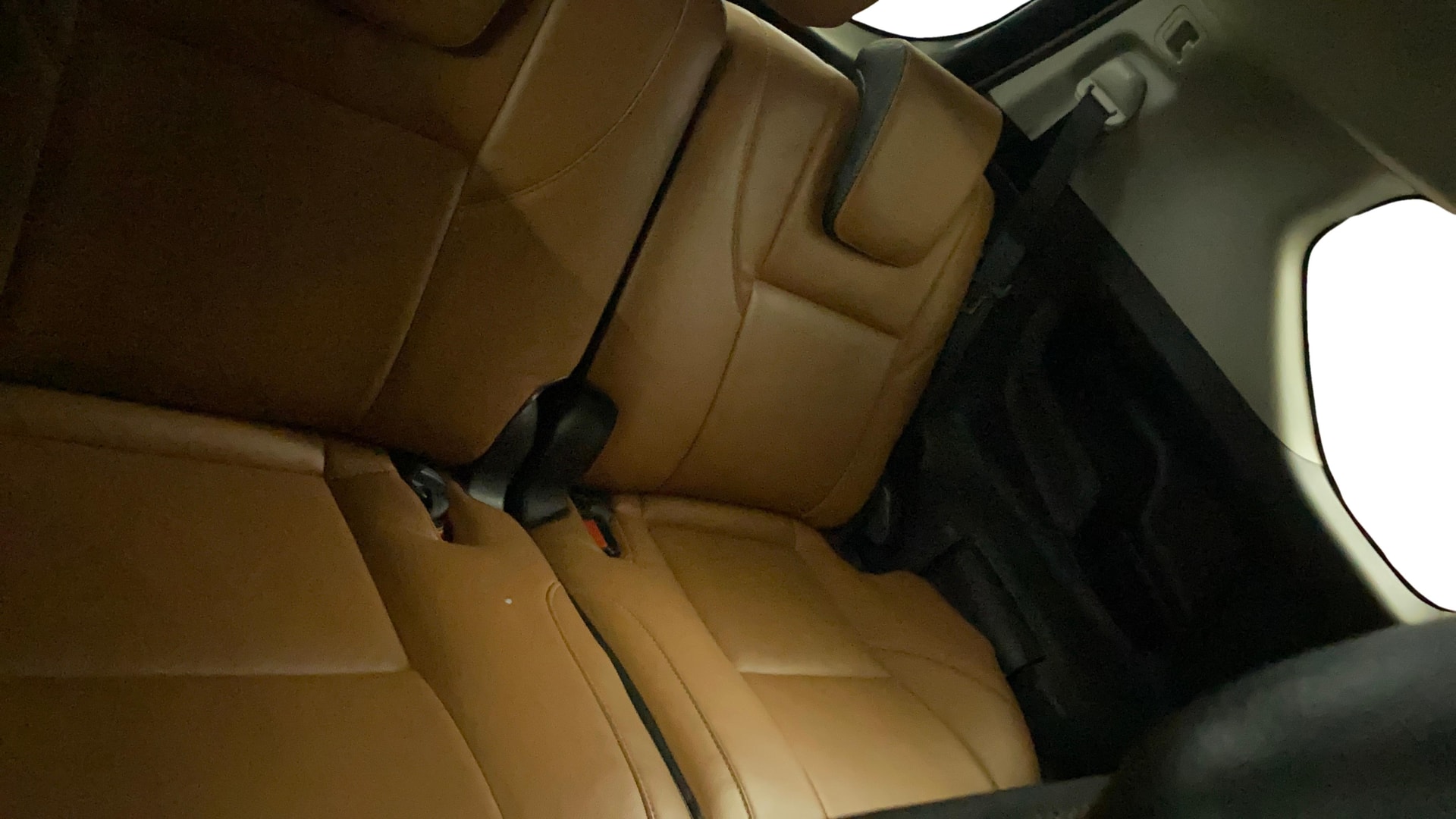 View 2021 Toyota Innova Crysta 2.4 G MT 7-Seater BS IV Image 10 Used 2021 Toyota Innova Crysta 2.4 G MT 7-Seater BS IV Image 10