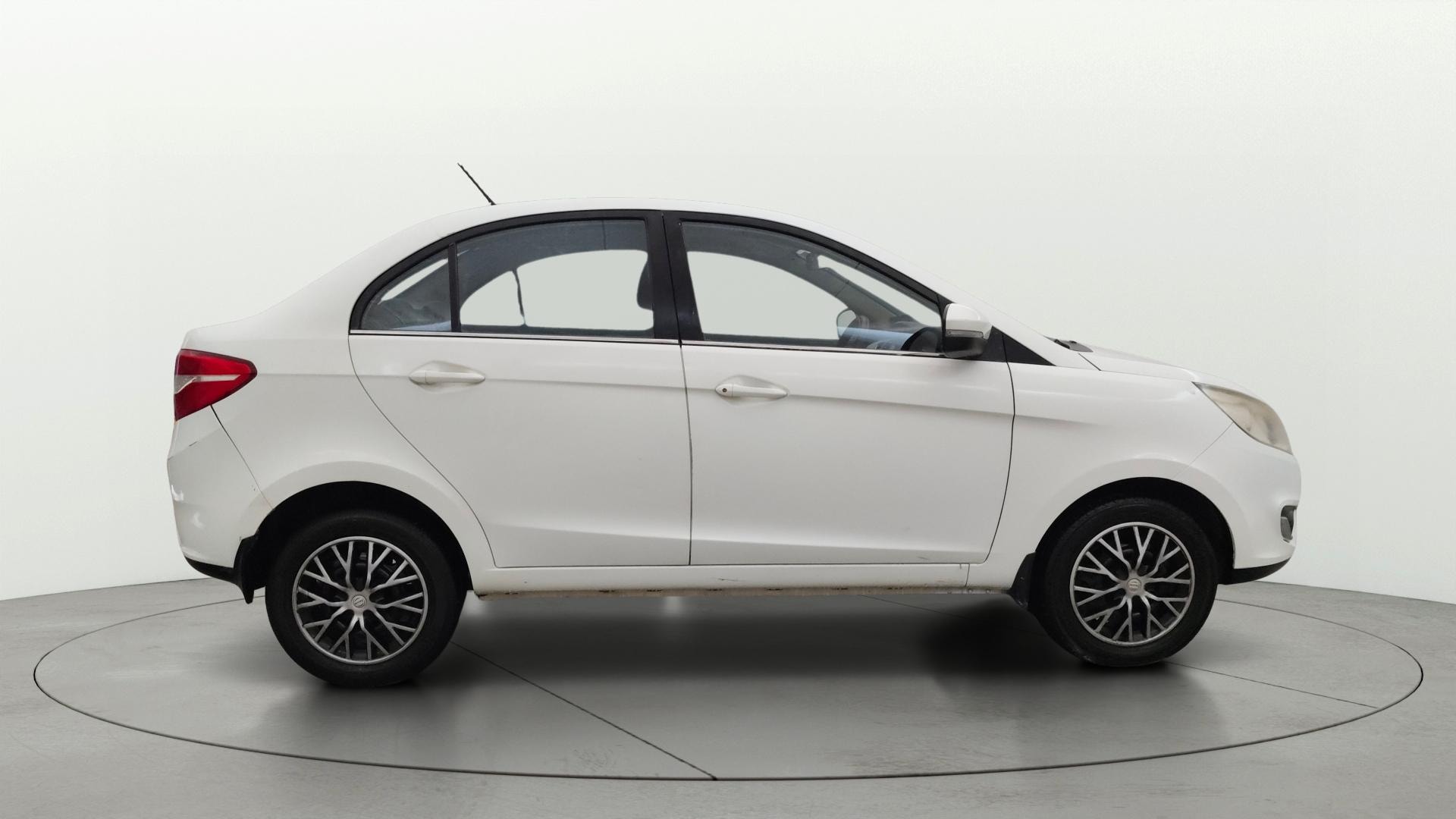 View 2017 Tata Zest XMS Petrol Image 8 Used 2017 Tata Zest XMS Petrol Image 8