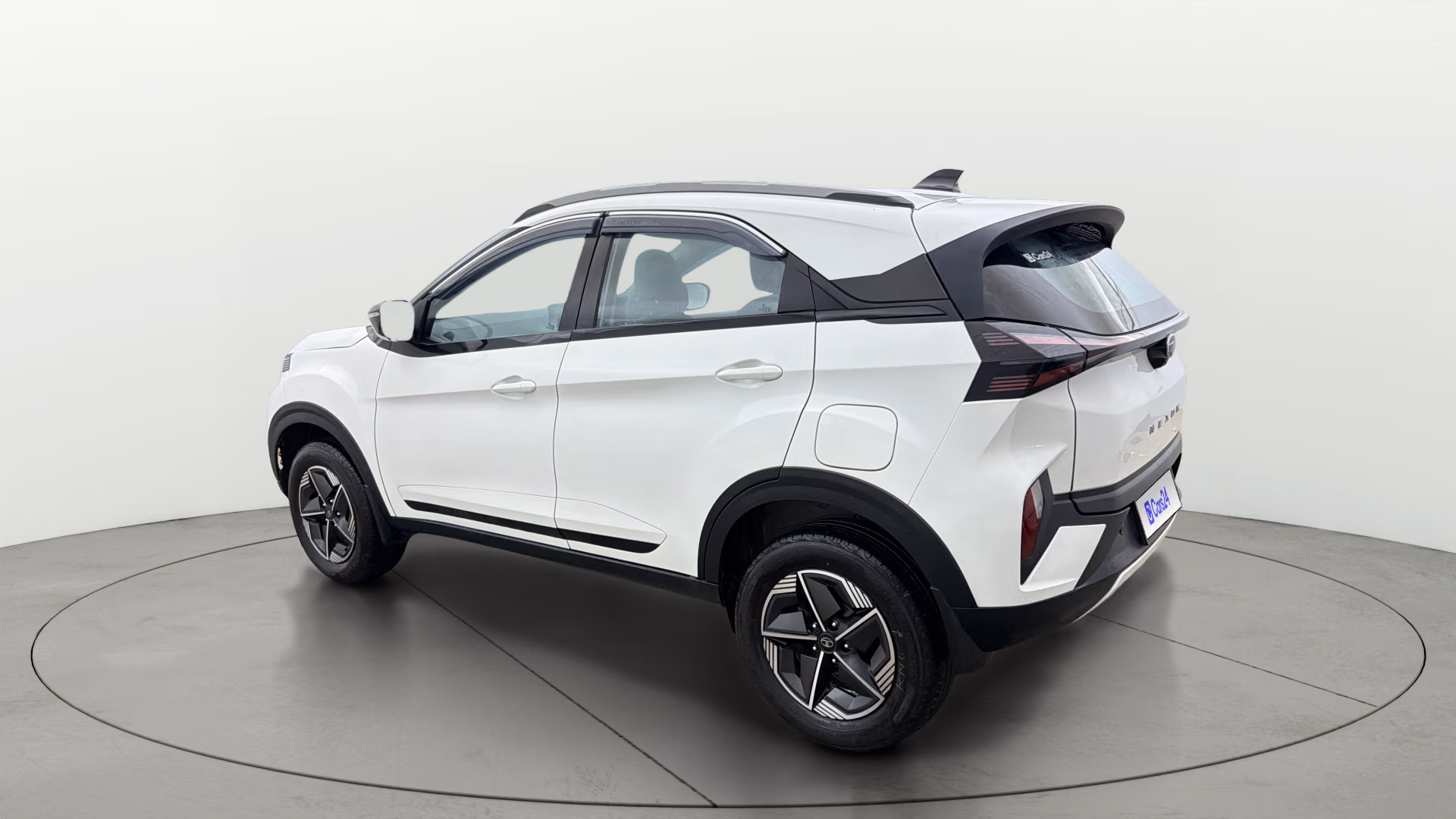 View 2025 Tata Nexon Revotron XE Image 2 Used 2025 Tata Nexon Revotron XE Image 2