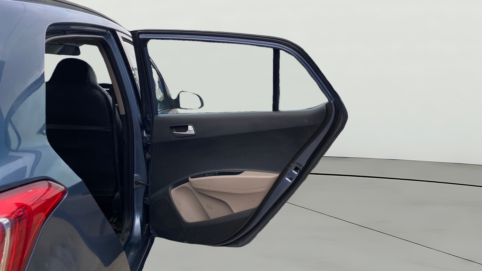 View 2016 Hyundai Grand i10 Sportz 1.2 Kappa Image 7 Used 2016 Hyundai Grand i10 Sportz 1.2 Kappa Image 7