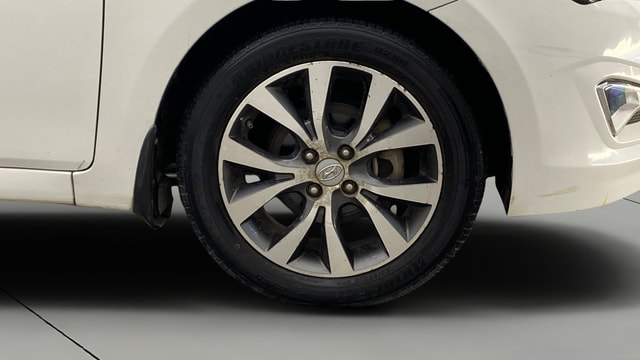 View Hyundai Fluidic Verna Image 40 Used Hyundai Fluidic Verna Image 40