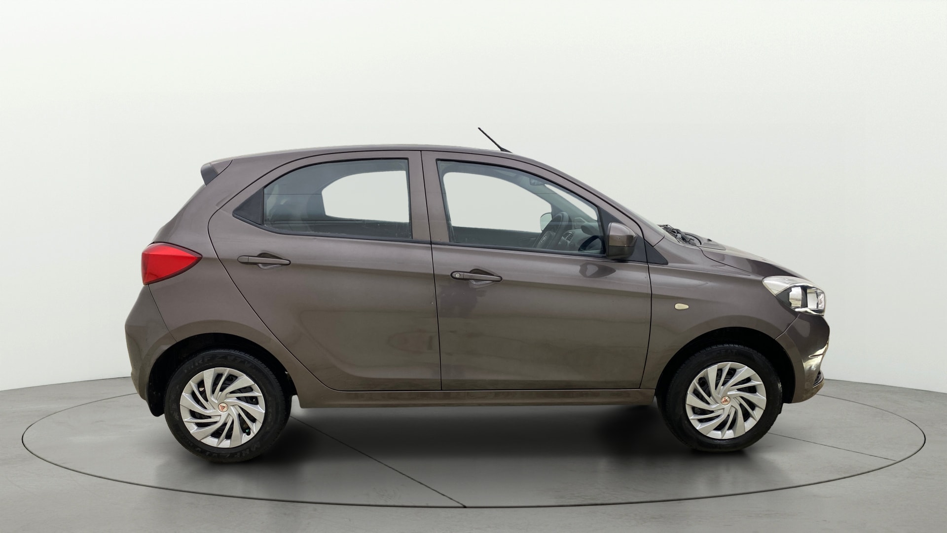 View 2018 Tata Tiago Revotorq XB Image 8 Used 2018 Tata Tiago Revotorq XB Image 8