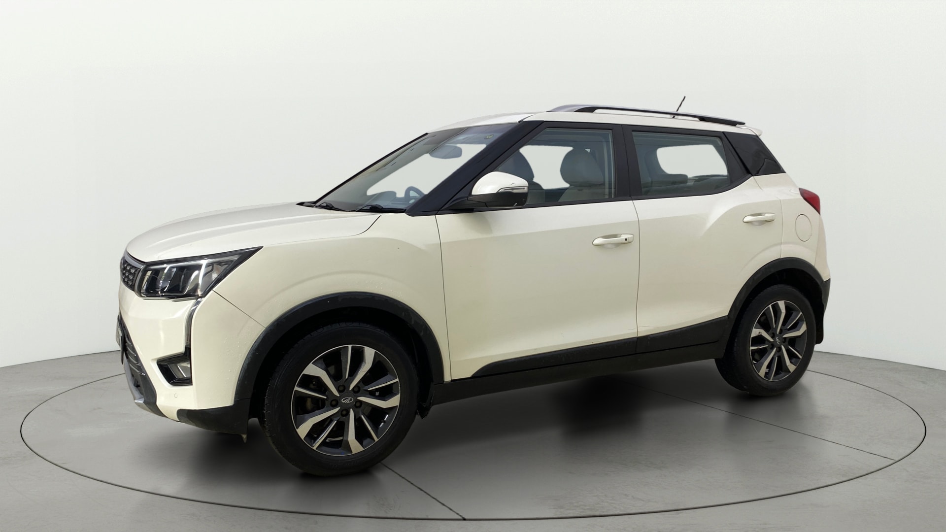 View 2019 Mahindra XUV300 W4 Petrol BS IV Image 22 Used 2019 Mahindra XUV300 W4 Petrol BS IV Image 22