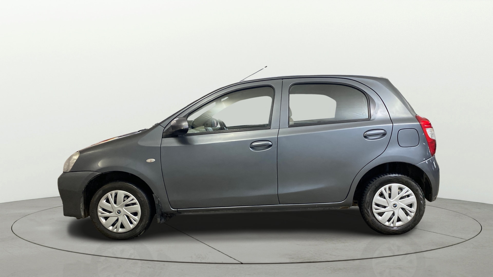 View 2016 Toyota Etios Liva GD Image 5 Used 2016 Toyota Etios Liva GD Image 5
