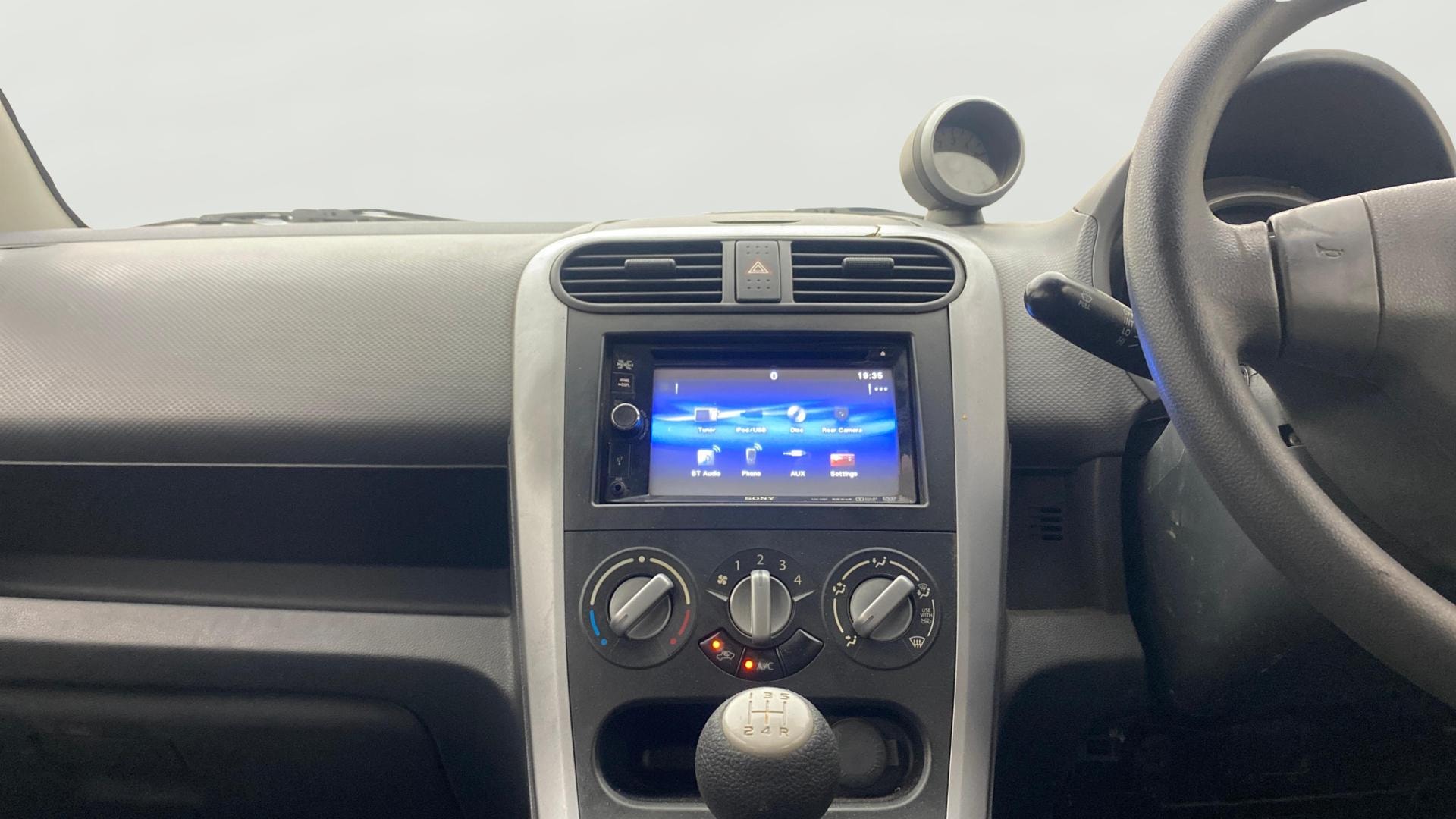 View 2015 Maruti Suzuki 1000 Base Variant Image 17 Used 2015 Maruti Suzuki 1000 Base Variant Image 17