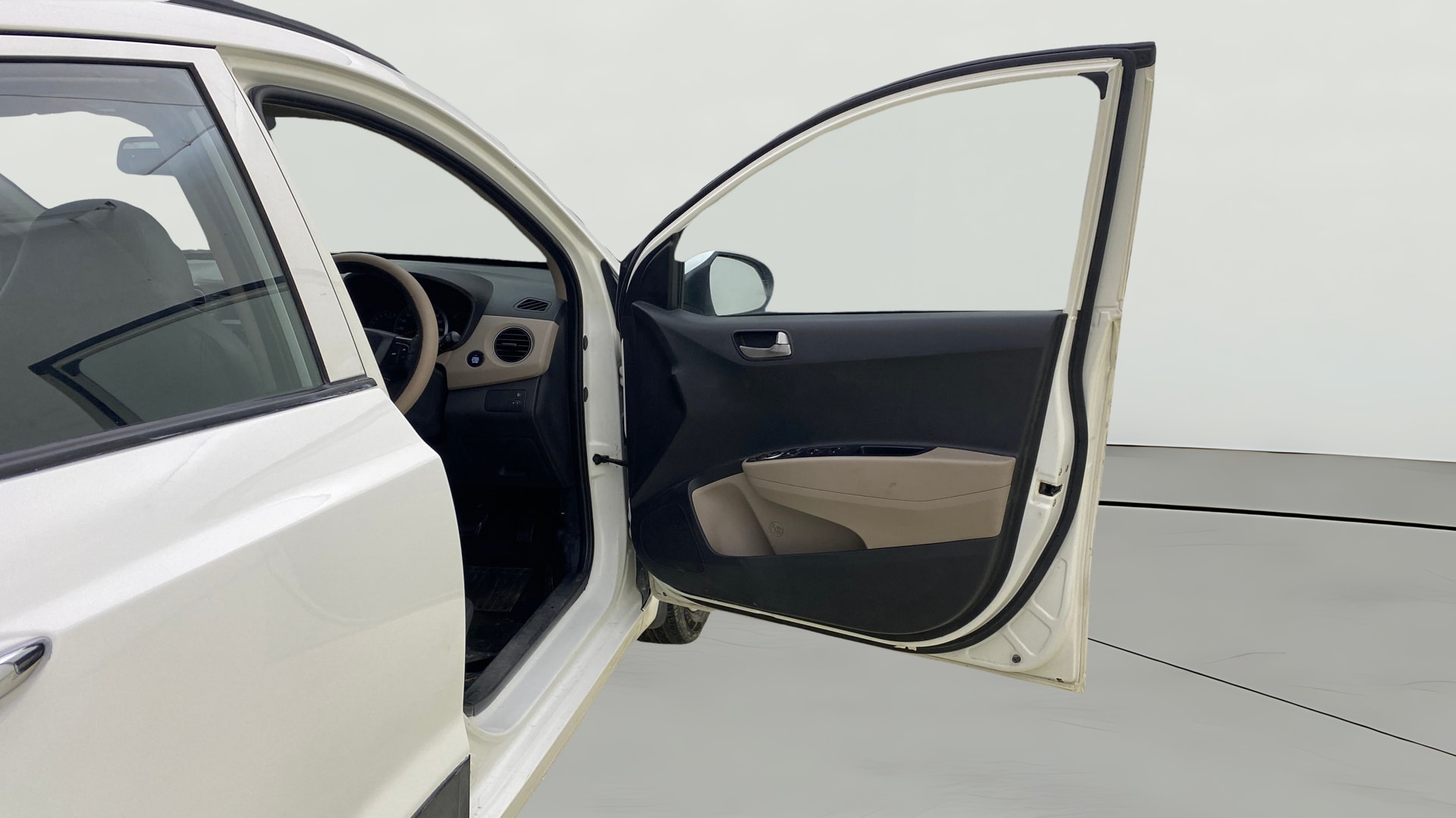 View 2015 Hyundai Grand i10 Asta AT 1.2 Kappa VTVT Image 45 Used 2015 Hyundai Grand i10 Asta AT 1.2 Kappa VTVT Image 45