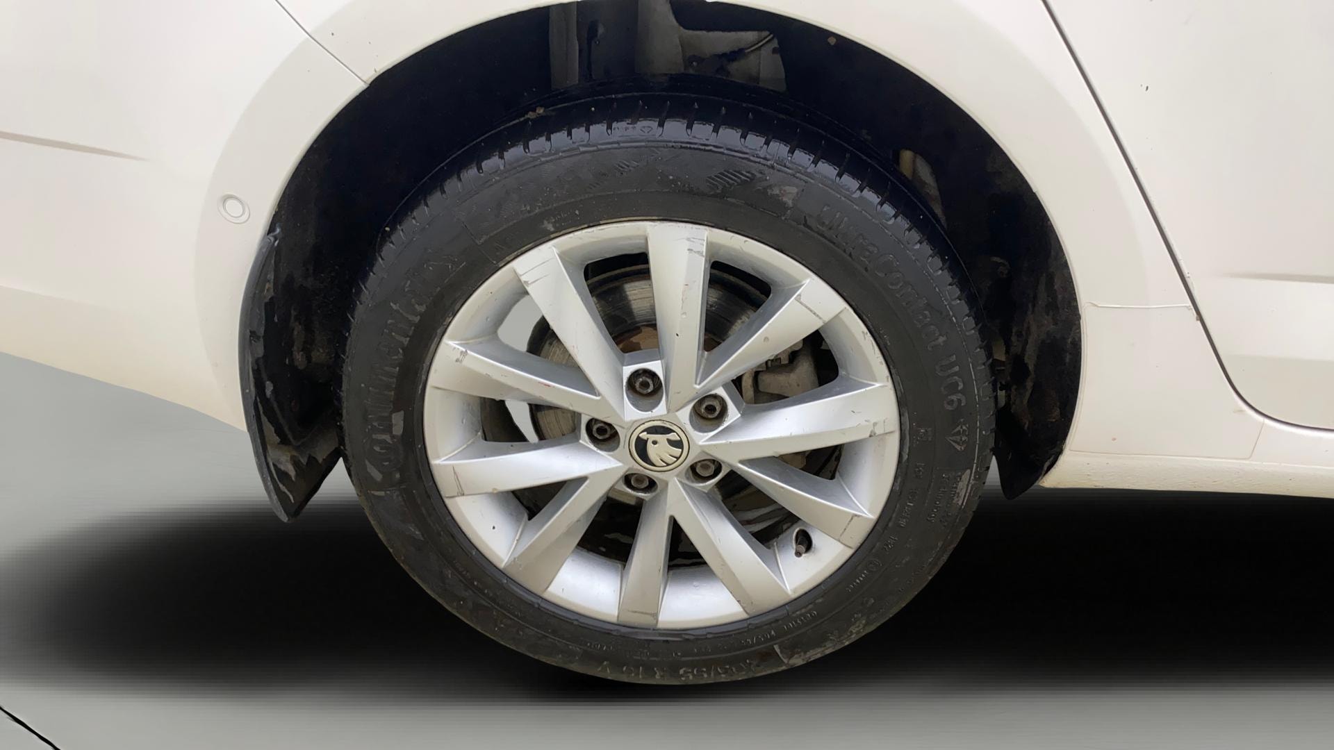 View 2019 Skoda Octavia 1.8 Style Plus TSI AT Image 33 Used 2019 Skoda Octavia 1.8 Style Plus TSI AT Image 33