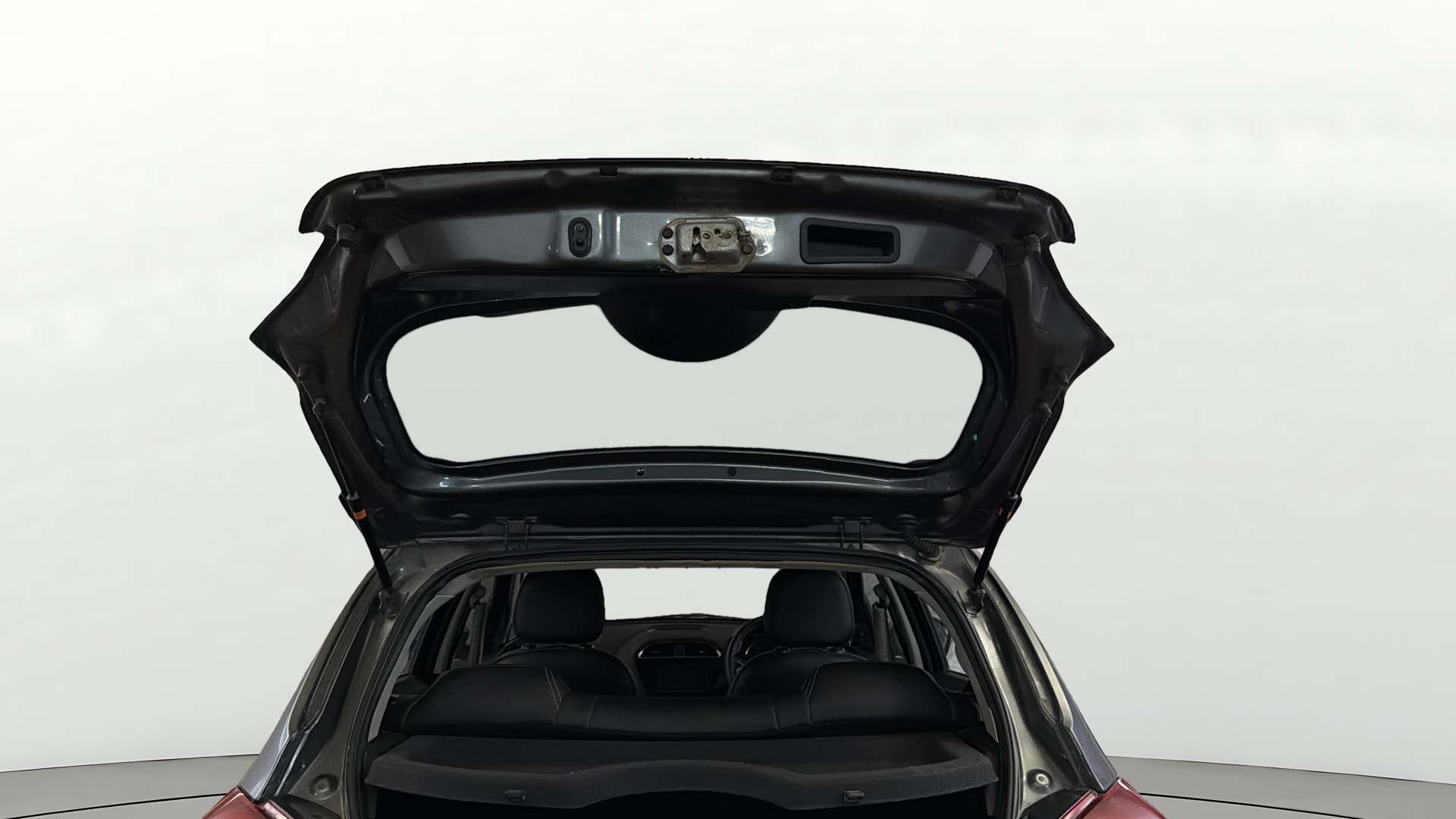 View 2020 Tata Tiago Revotorq XB Image 16 Used 2020 Tata Tiago Revotorq XB Image 16