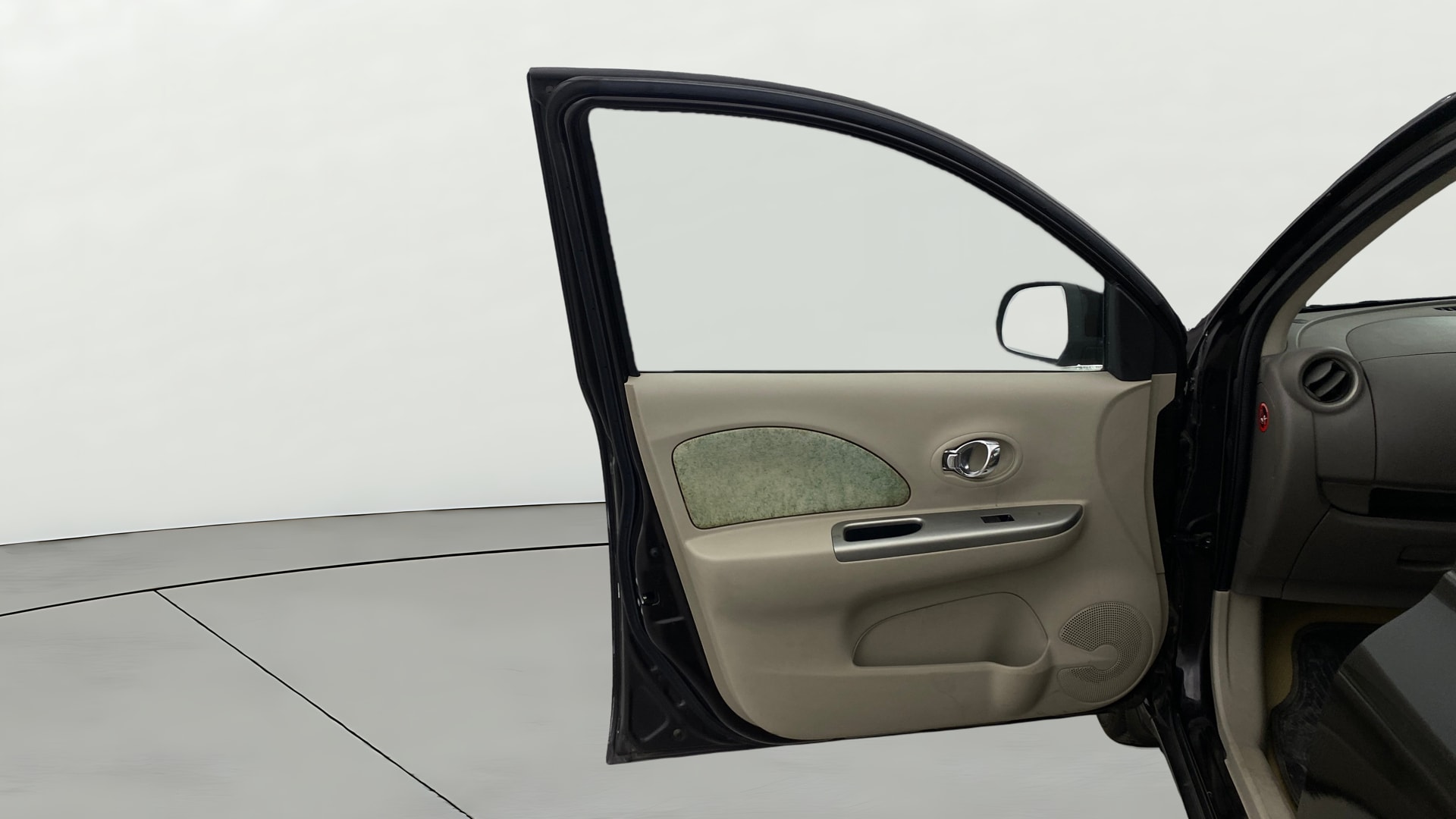 View 2015 Nissan Micra XV (CVT) Image 30 Used 2015 Nissan Micra XV (CVT) Image 30