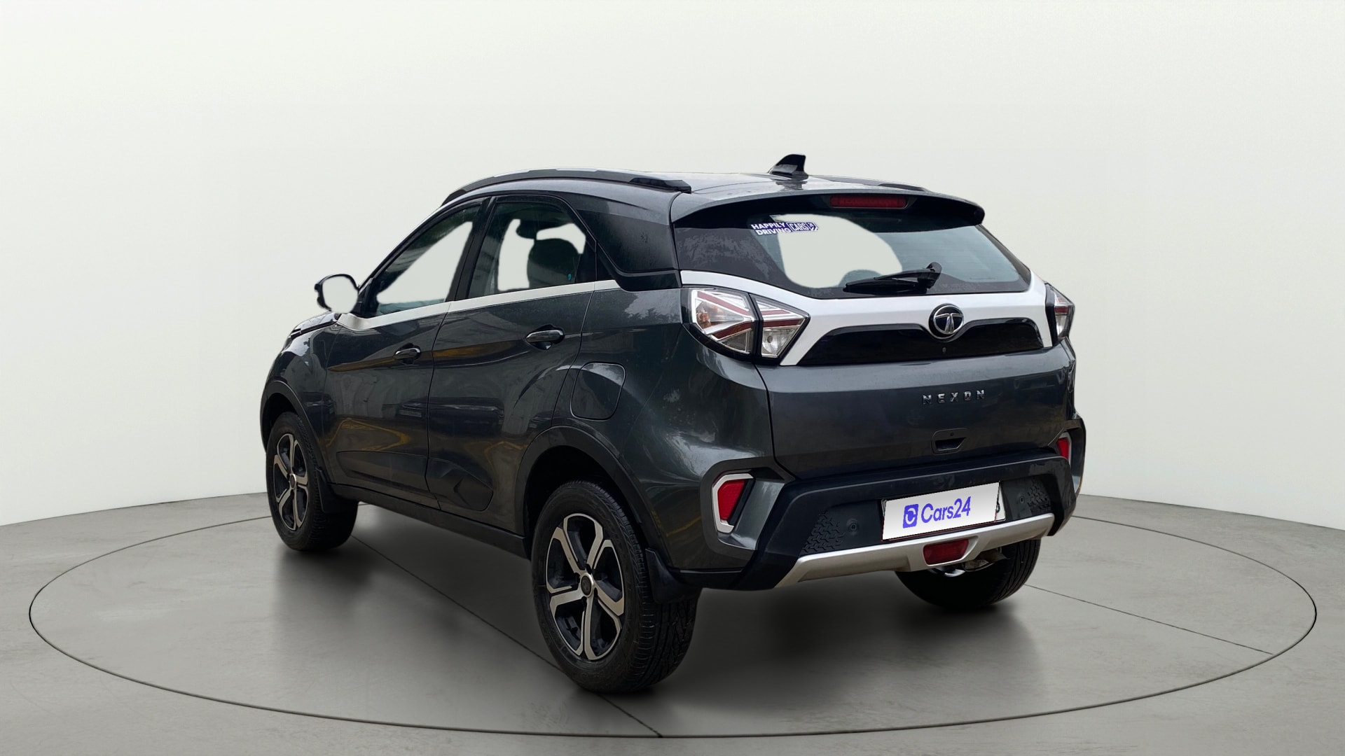 View 2022 Tata Nexon Revotron XE Image 2 Used 2022 Tata Nexon Revotron XE Image 2