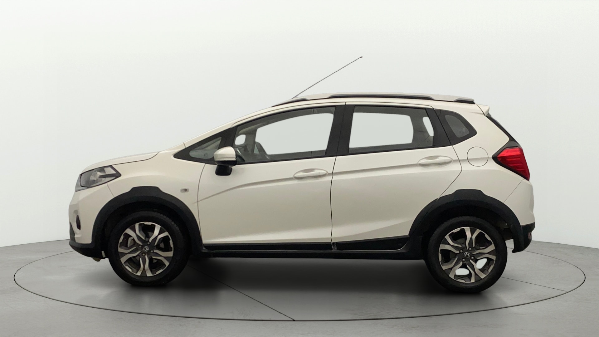 View 2019 Honda WR-V S MT Diesel Edge Edition Image 5 Used 2019 Honda WR-V S MT Diesel Edge Edition Image 5