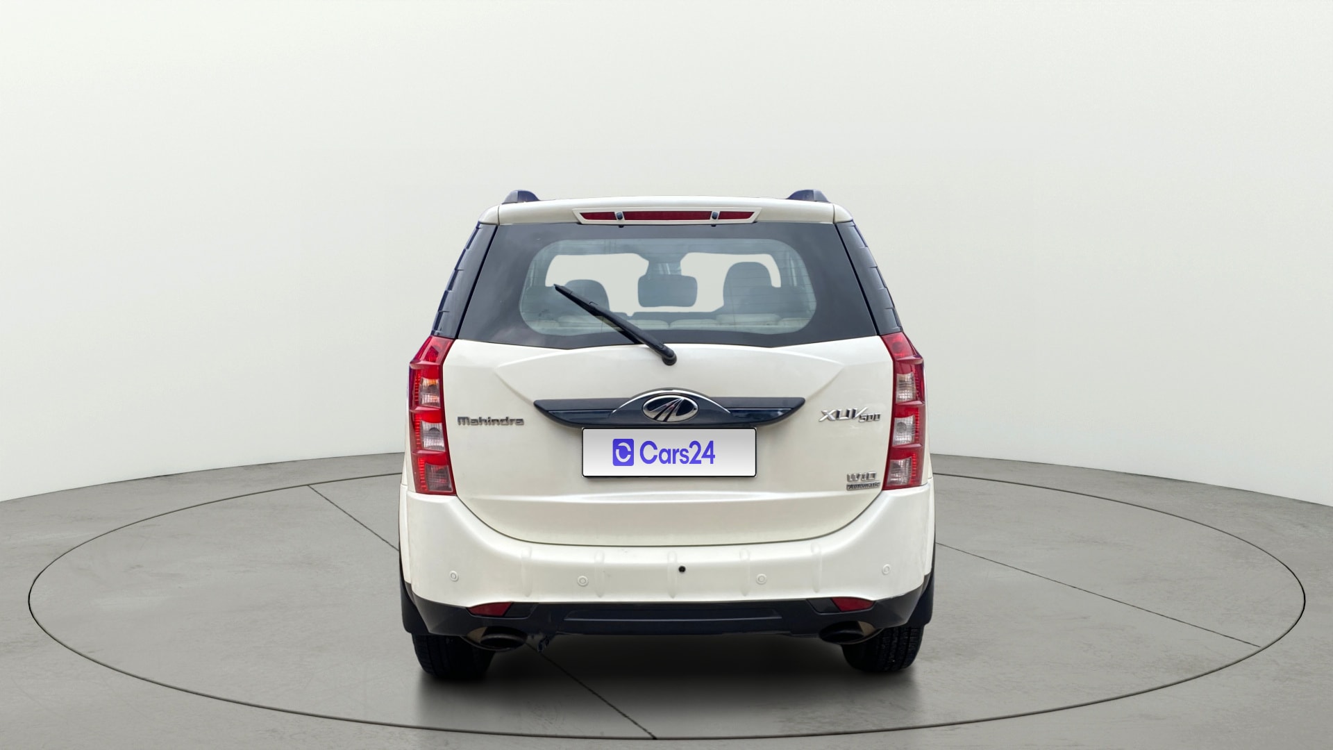 View 2017 Mahindra XUV500 W10 FWD AT Image 43 Used 2017 Mahindra XUV500 W10 FWD AT Image 43