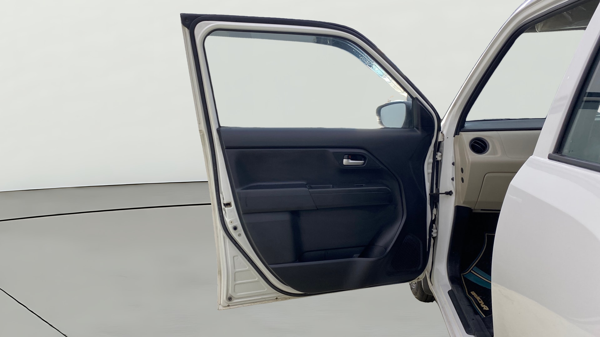 View 2020 Maruti Suzuki 1000 Base Variant Image 30 Used 2020 Maruti Suzuki 1000 Base Variant Image 30