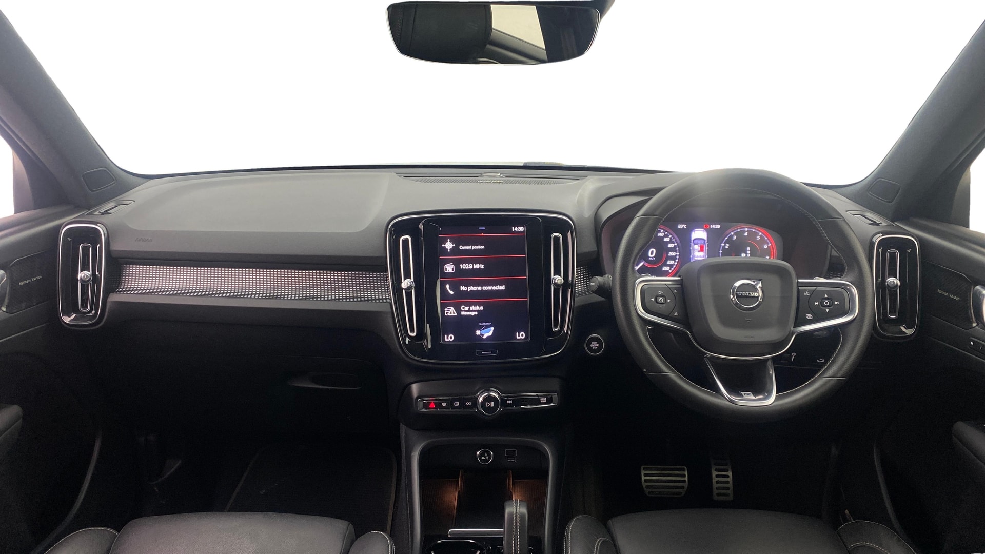 View 2020 Volvo XC40 D4 R-Design Image 31 Used 2020 Volvo XC40 D4 R-Design Image 31