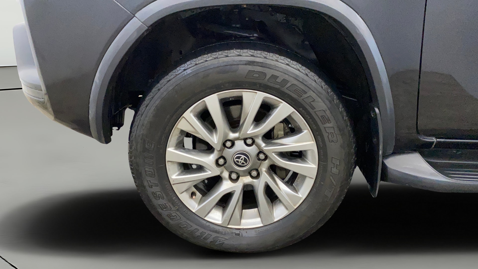 View 2023 Toyota Fortuner 2.7 4X2 AT BS IV Image 36 Used 2023 Toyota Fortuner 2.7 4X2 AT BS IV Image 36