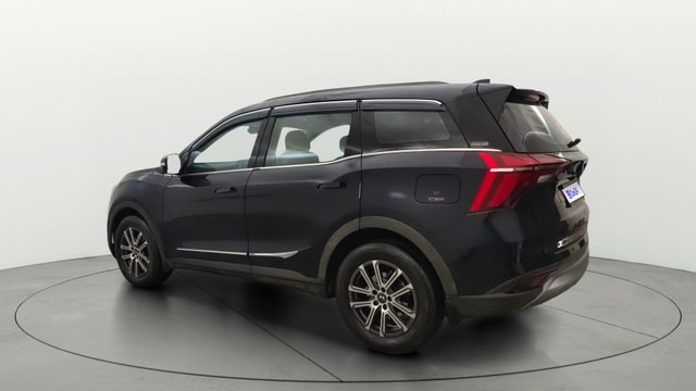 View Mahindra XUV700 Image 2 Used Mahindra XUV700 Image 2