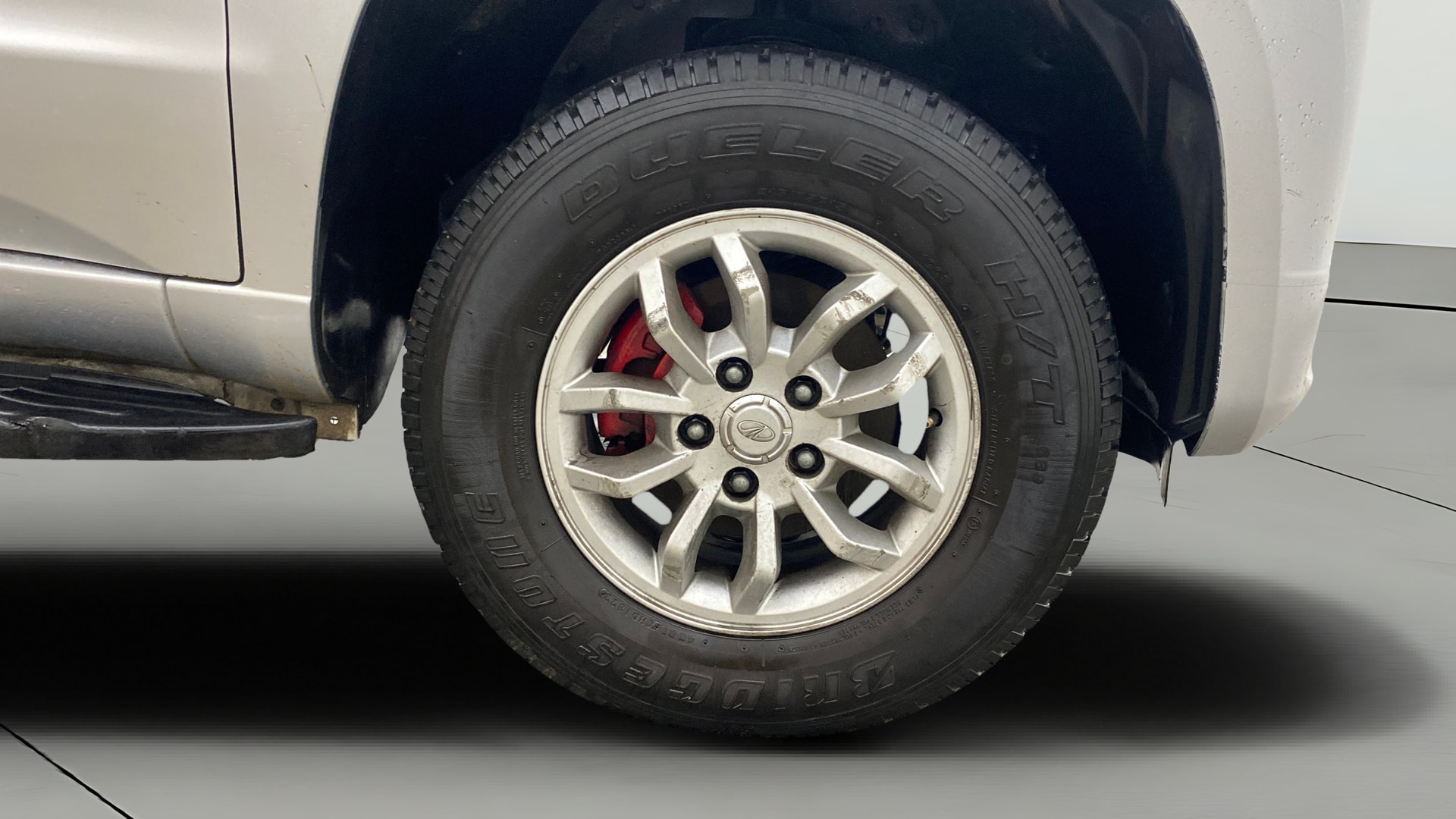 View 2018 Mahindra TUV300 T8 Image 39 Used 2018 Mahindra TUV300 T8 Image 39