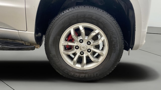 View Mahindra TUV300 Image 39 Used Mahindra TUV300 Image 39