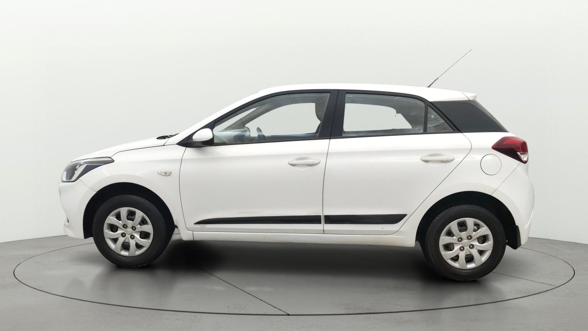 View 2015 Hyundai Elite i20 Magna 1.2 Image 5 Used 2015 Hyundai Elite i20 Magna 1.2 Image 5