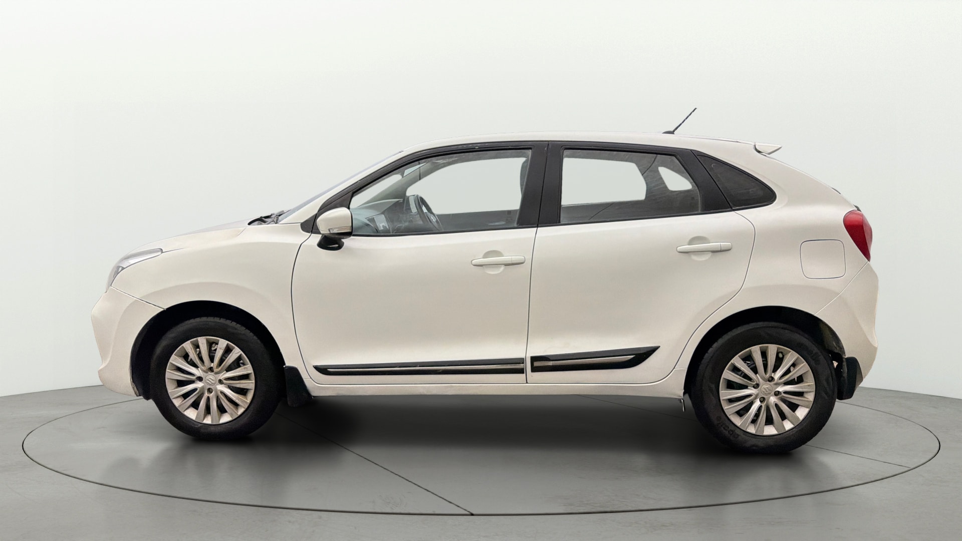 View 2020 Maruti Suzuki 1000 Base Variant Image 5 Used 2020 Maruti Suzuki 1000 Base Variant Image 5